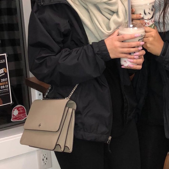 TORY BURCH TAUPE CHAIN BAG - Picture 5 of 13